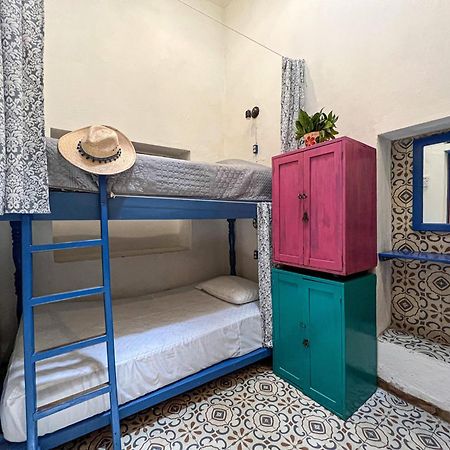 Hostel Candelaria Valladolid  Buitenkant foto
