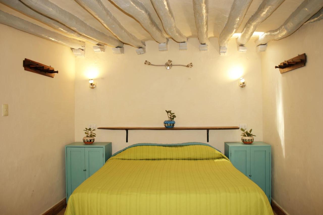 Hostel Candelaria Valladolid  Buitenkant foto