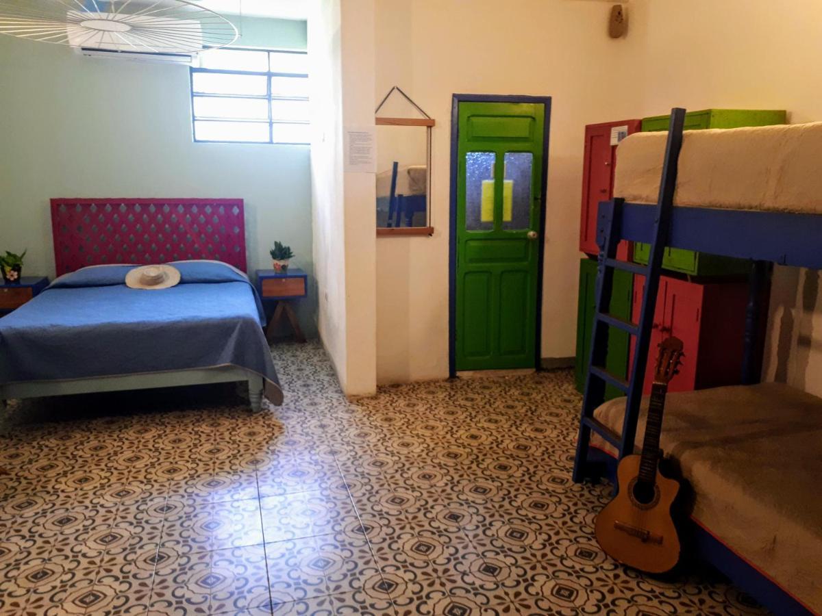Hostel Candelaria Valladolid  Buitenkant foto