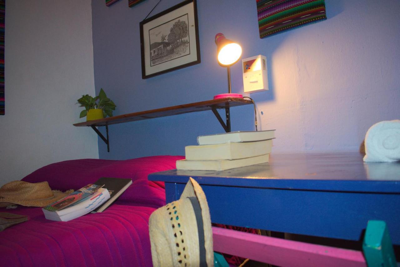 Hostel Candelaria Valladolid  Buitenkant foto