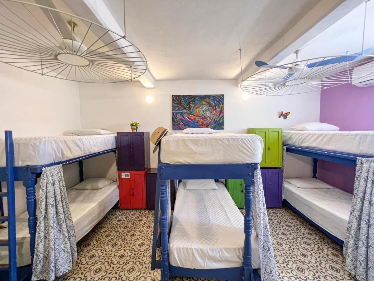 Hostel Candelaria Valladolid  Buitenkant foto