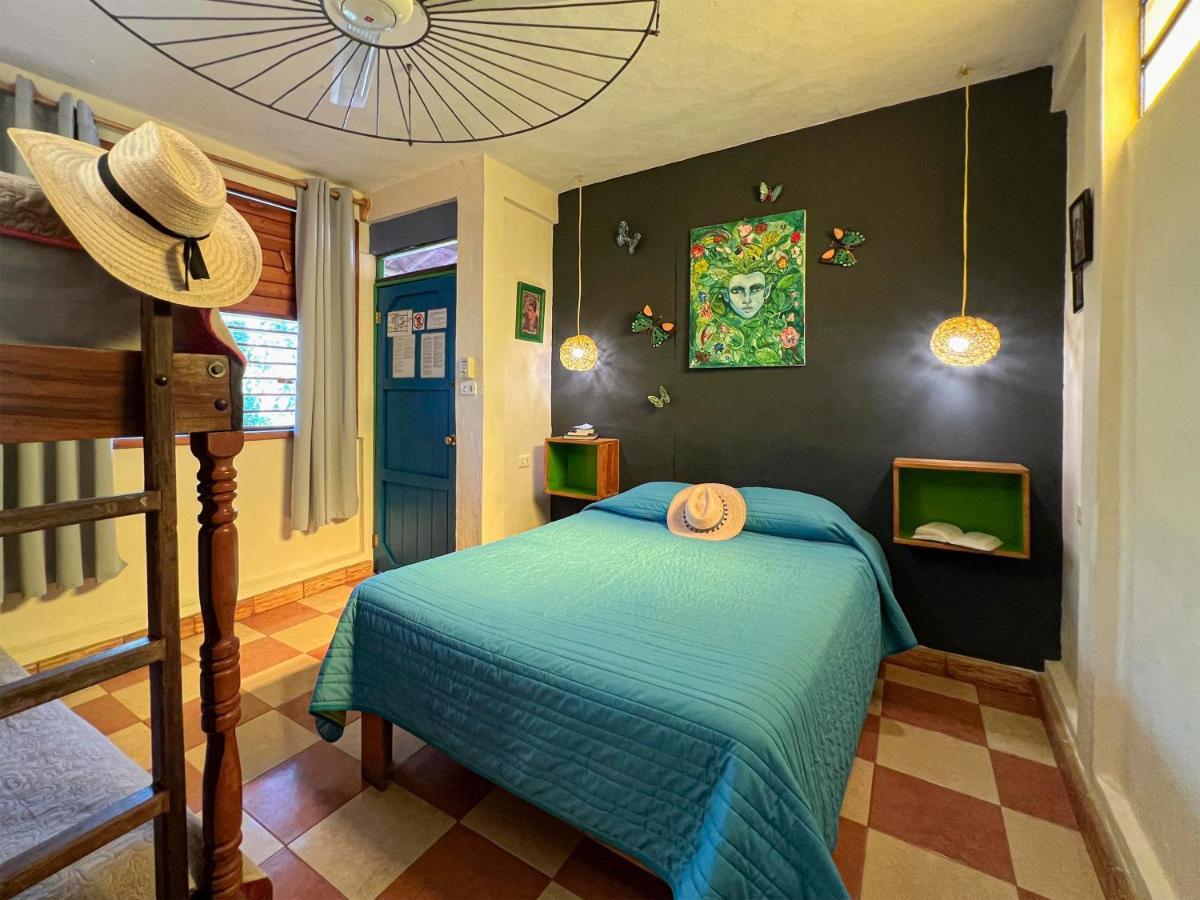 Hostel Candelaria Valladolid  Buitenkant foto
