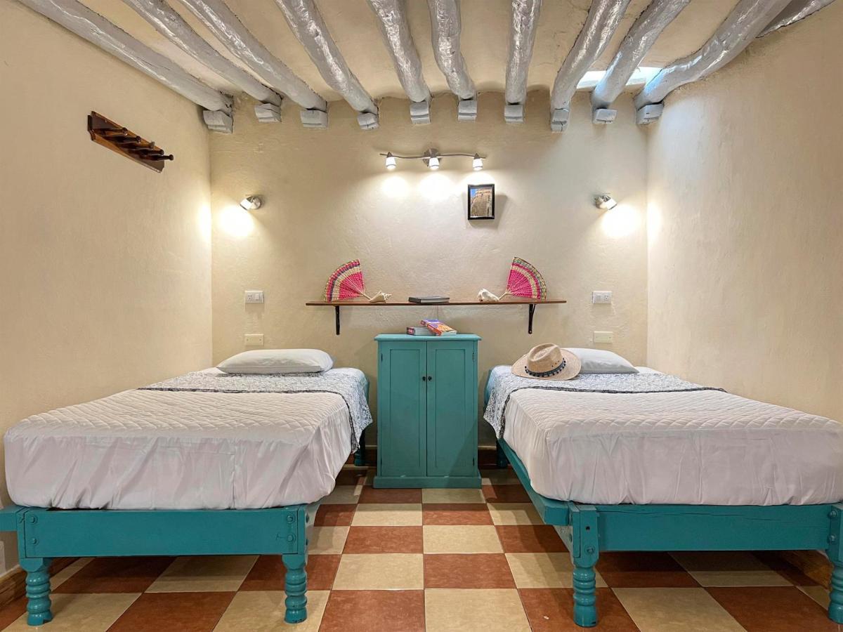 Hostel Candelaria Valladolid  Buitenkant foto