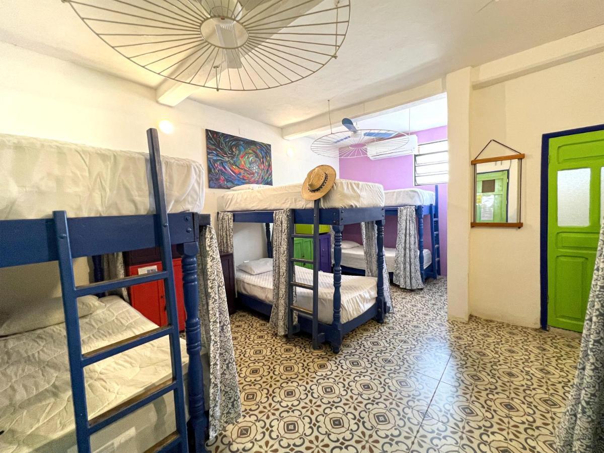 Hostel Candelaria Valladolid  Buitenkant foto