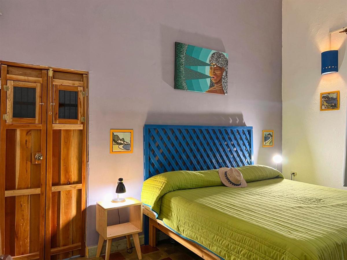 Hostel Candelaria Valladolid  Buitenkant foto