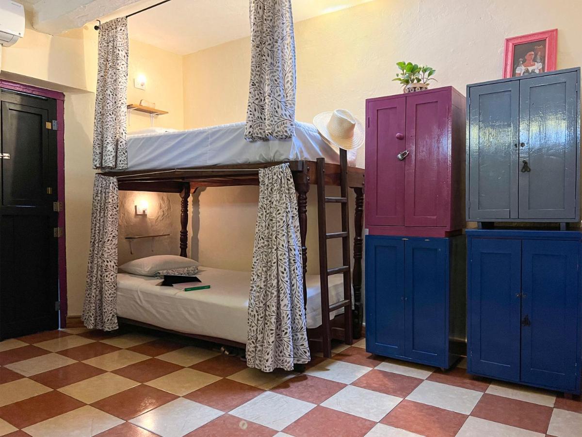 Hostel Candelaria Valladolid  Buitenkant foto