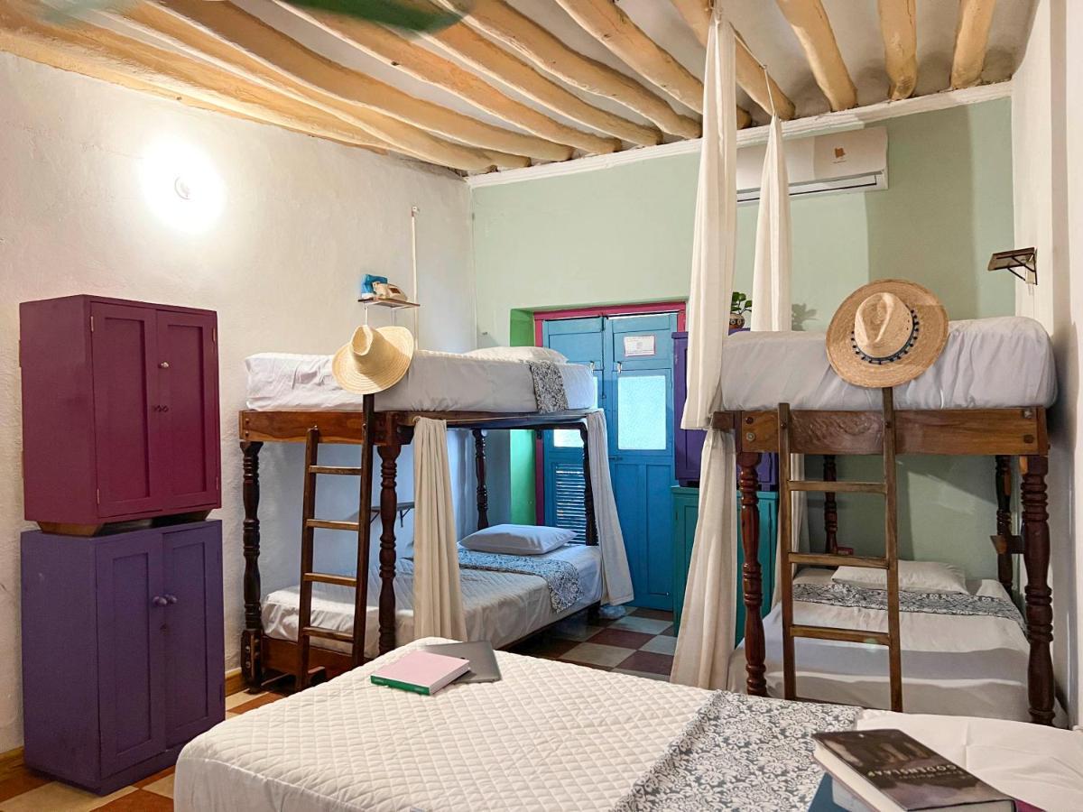Hostel Candelaria Valladolid  Buitenkant foto