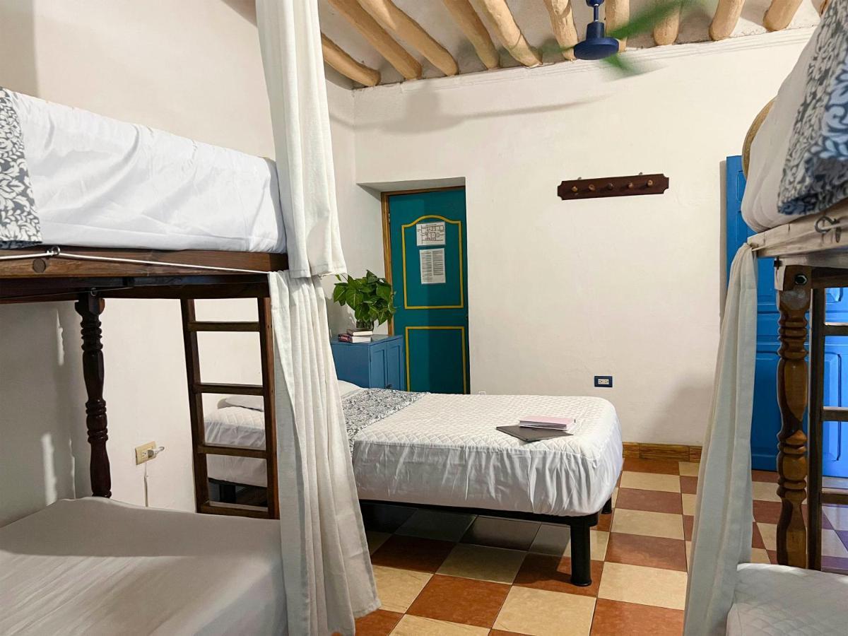Hostel Candelaria Valladolid  Buitenkant foto