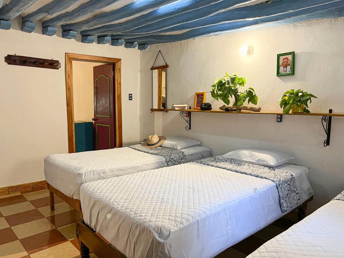 Hostel Candelaria Valladolid  Buitenkant foto