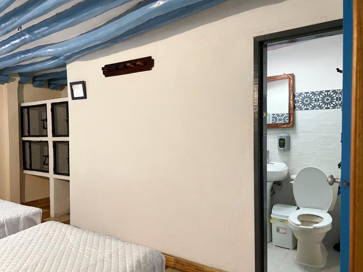 Hostel Candelaria Valladolid  Buitenkant foto