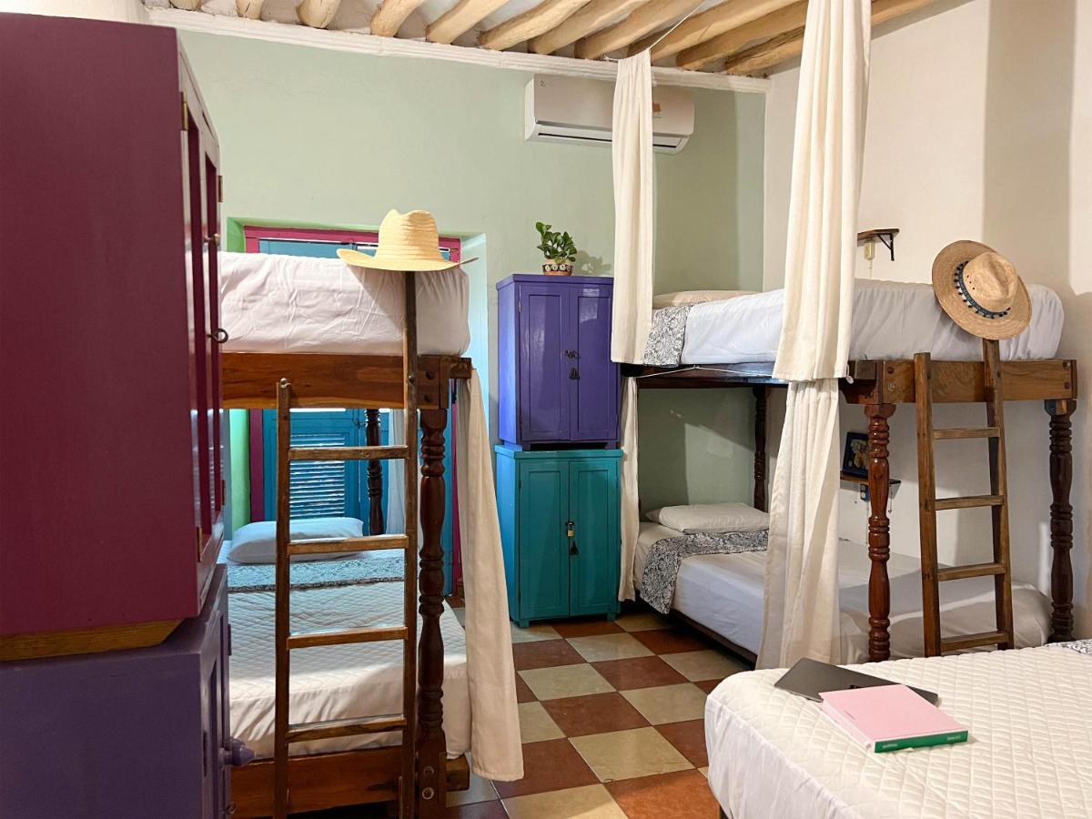 Hostel Candelaria Valladolid  Buitenkant foto