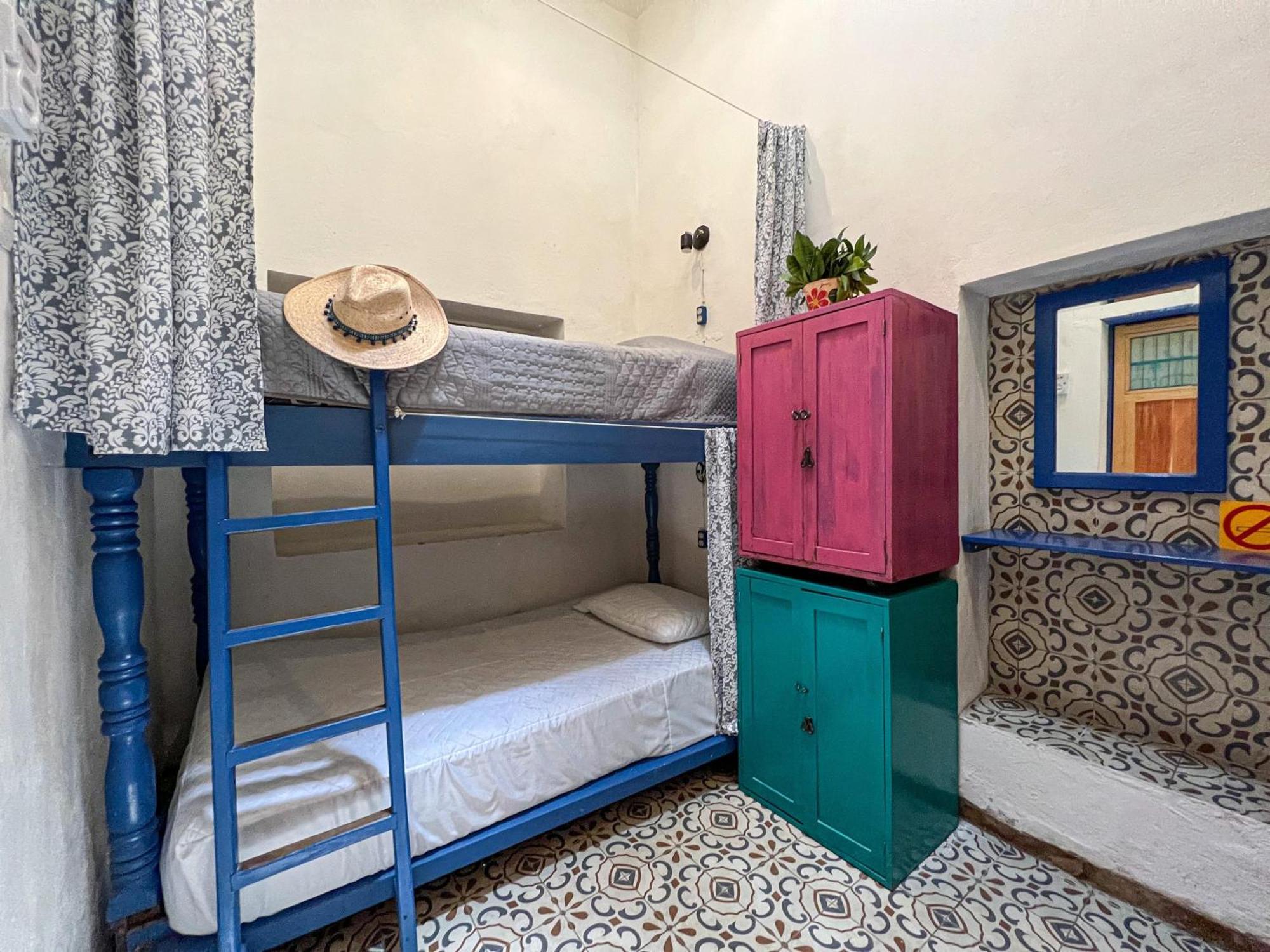 Hostel Candelaria Valladolid  Buitenkant foto