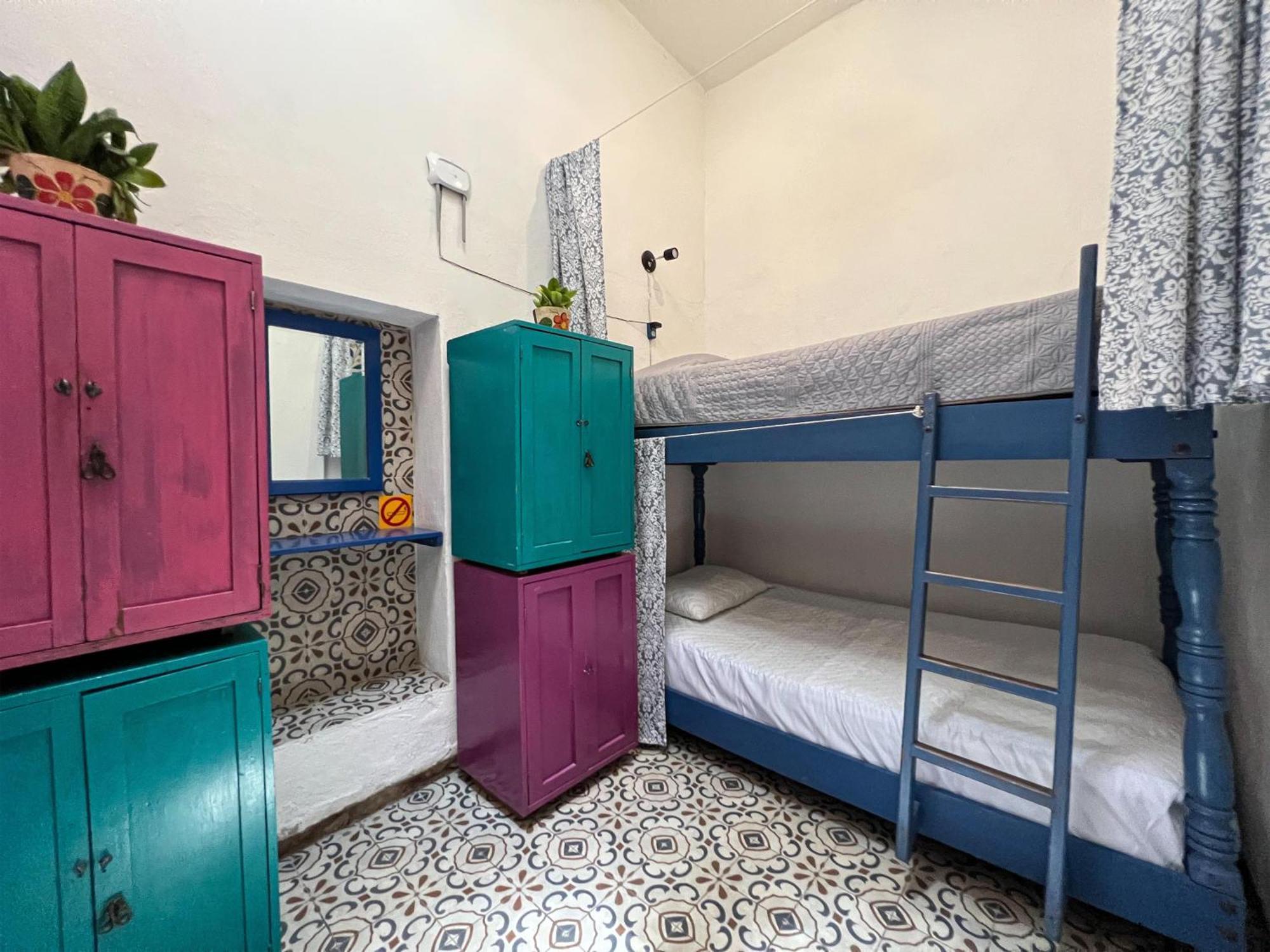Hostel Candelaria Valladolid  Buitenkant foto