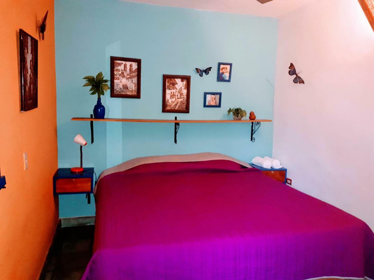 Hostel Candelaria Valladolid  Buitenkant foto